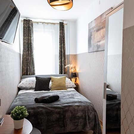Clicktheflat Conrada Apart Rooms Βαρσοβία Εξωτερικό φωτογραφία